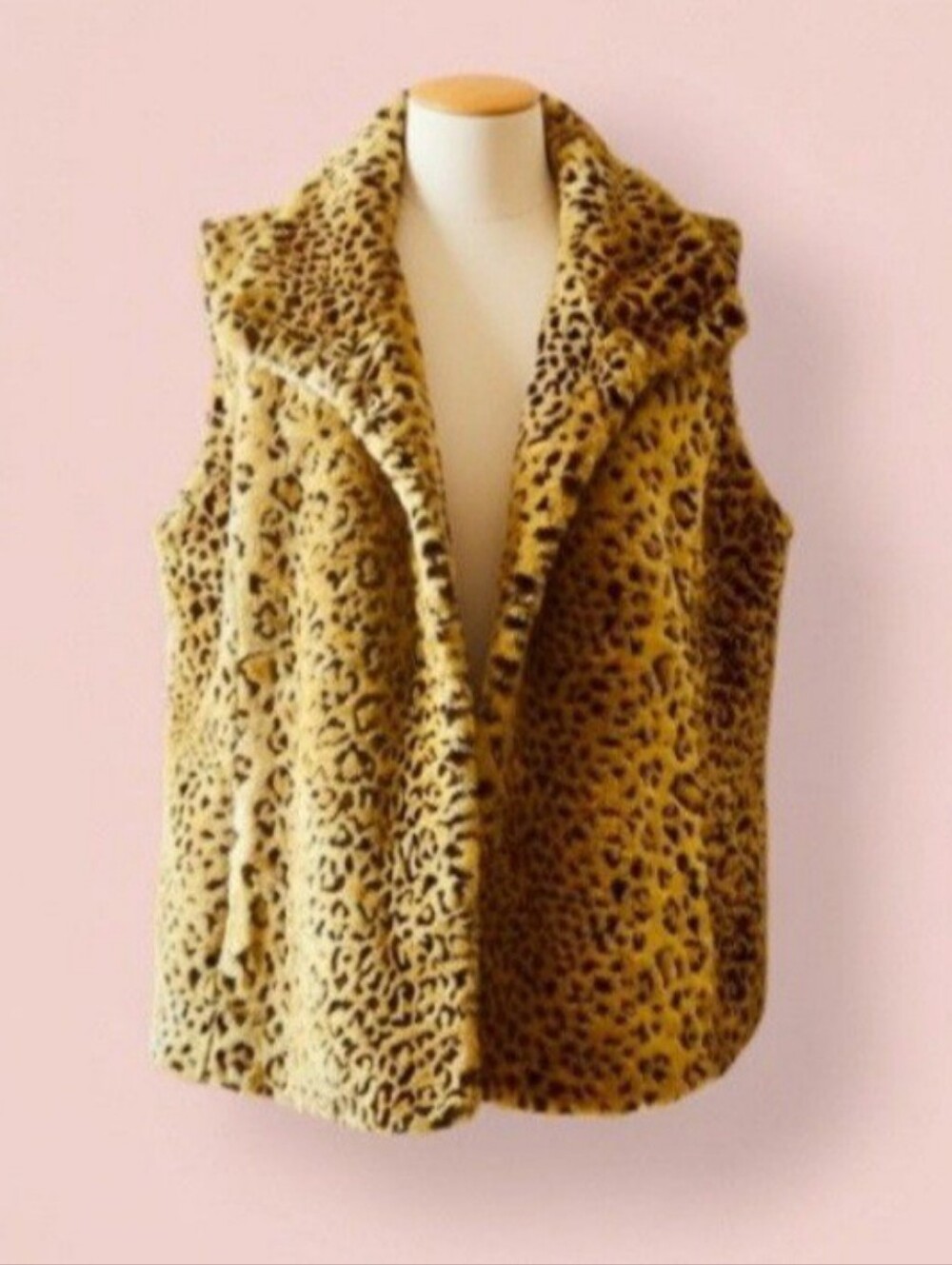 Kristen Blake XL Leopard-Pattern Reptile Cover in Brown and Black, Like New!